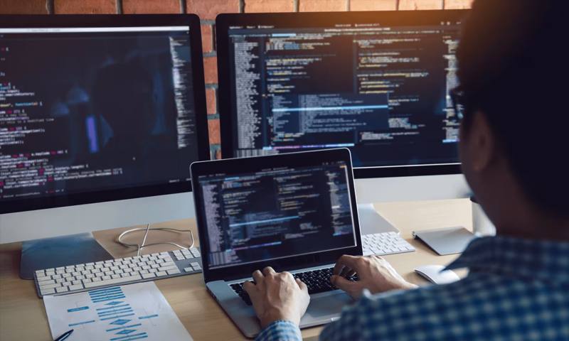 数据科学选型:R与Python如何赋能红古区网站建设?